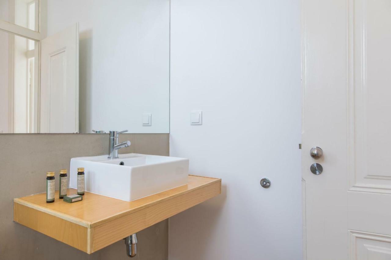 Lovelystay - Sunny Santa Catarina II Lisbon Luaran gambar